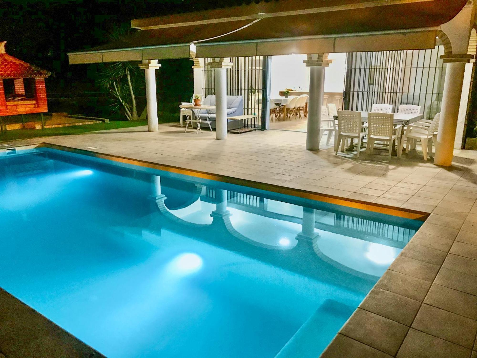 Villa Alamos Jerez I Piscina Salada Climatizada I Bbq I Jardines I 850M2 Херес де ла Фронтера Екстериор снимка
